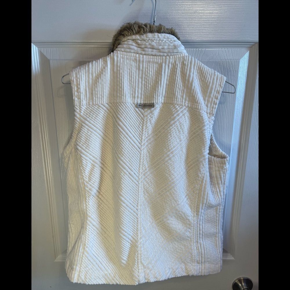 Columbia corduroy and faux fur vest sz M - Picture 3 of 5
